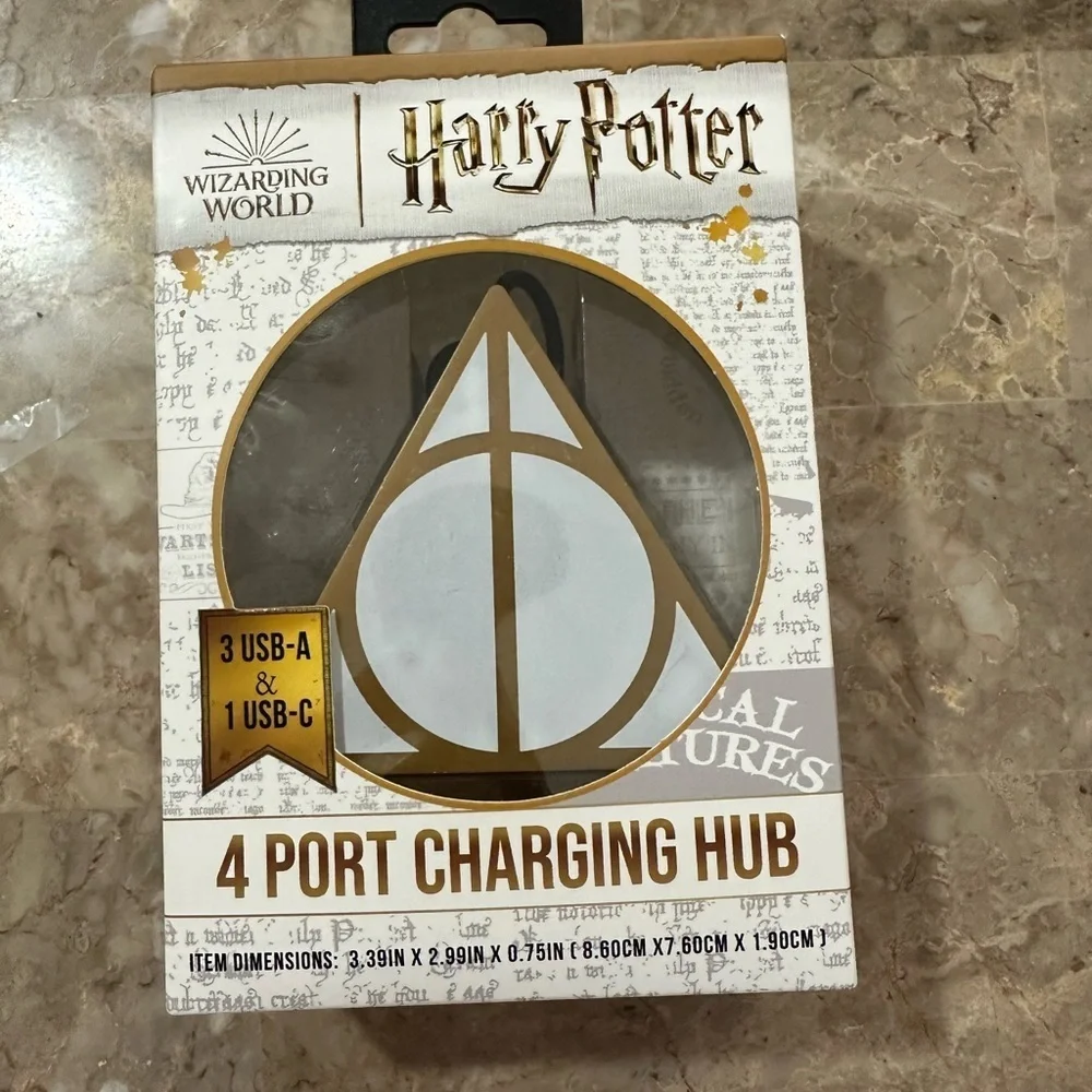 Harry Potter 4 Port Charging Hub NIB